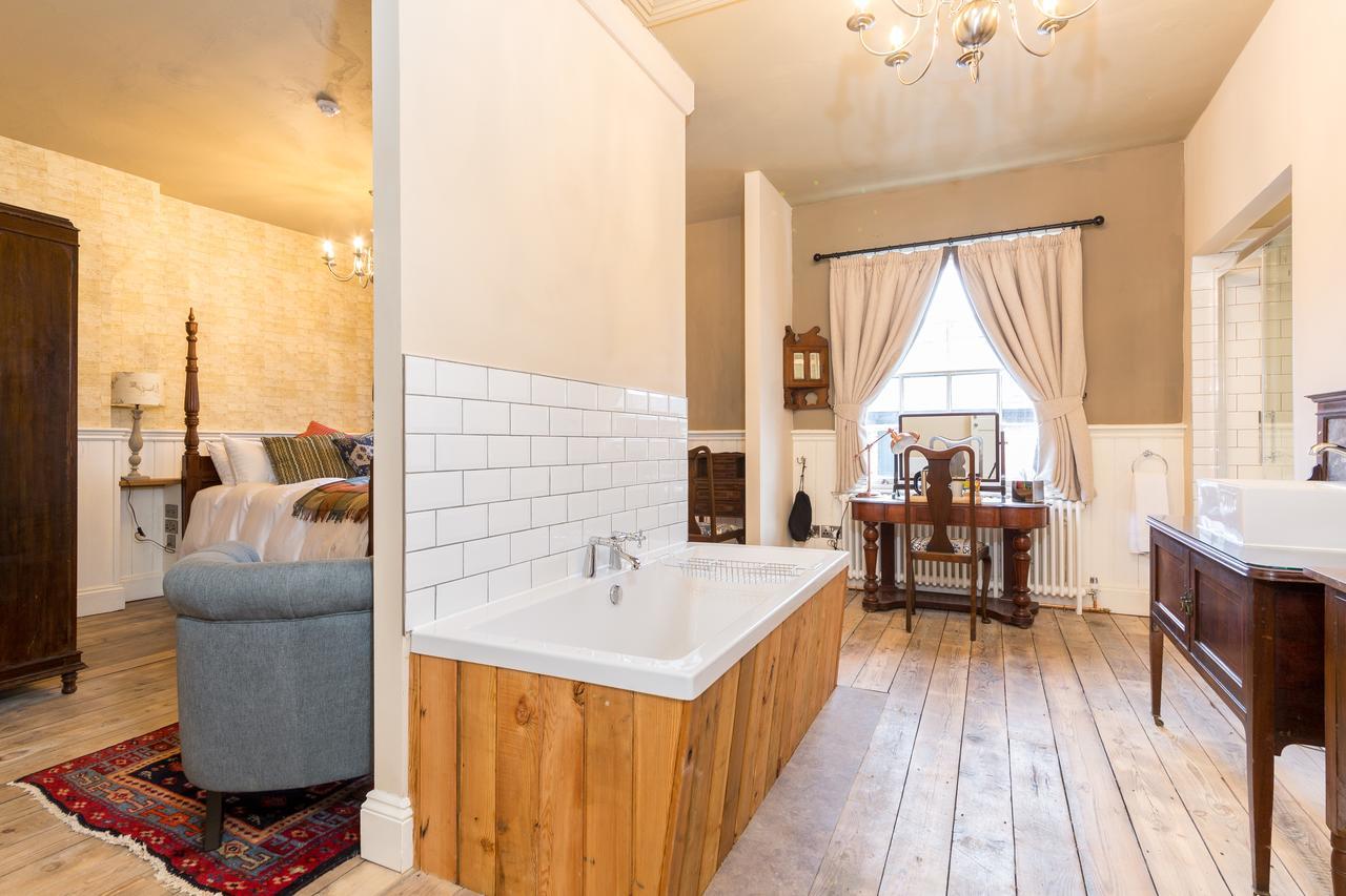 The Bull Hotel Olney 外观 照片