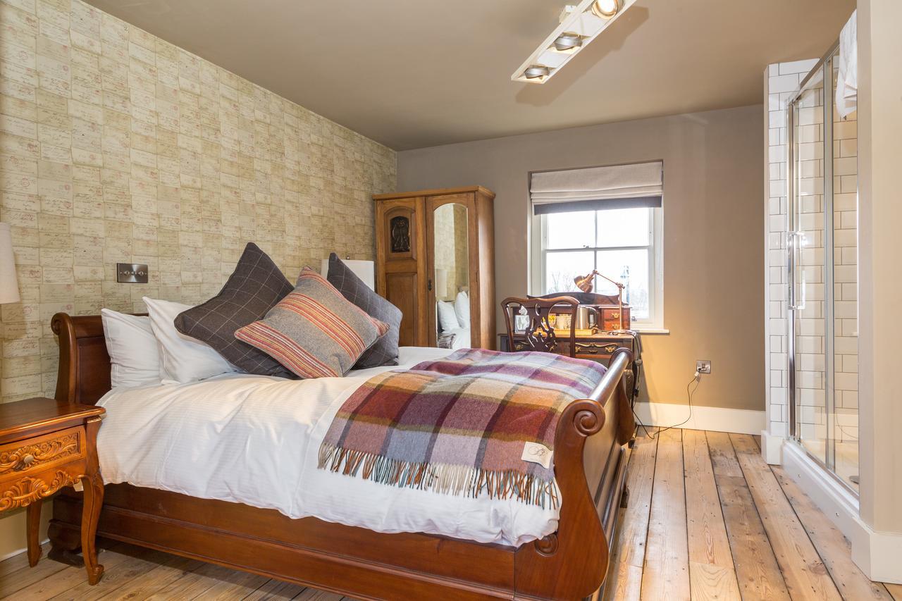 The Bull Hotel Olney 外观 照片