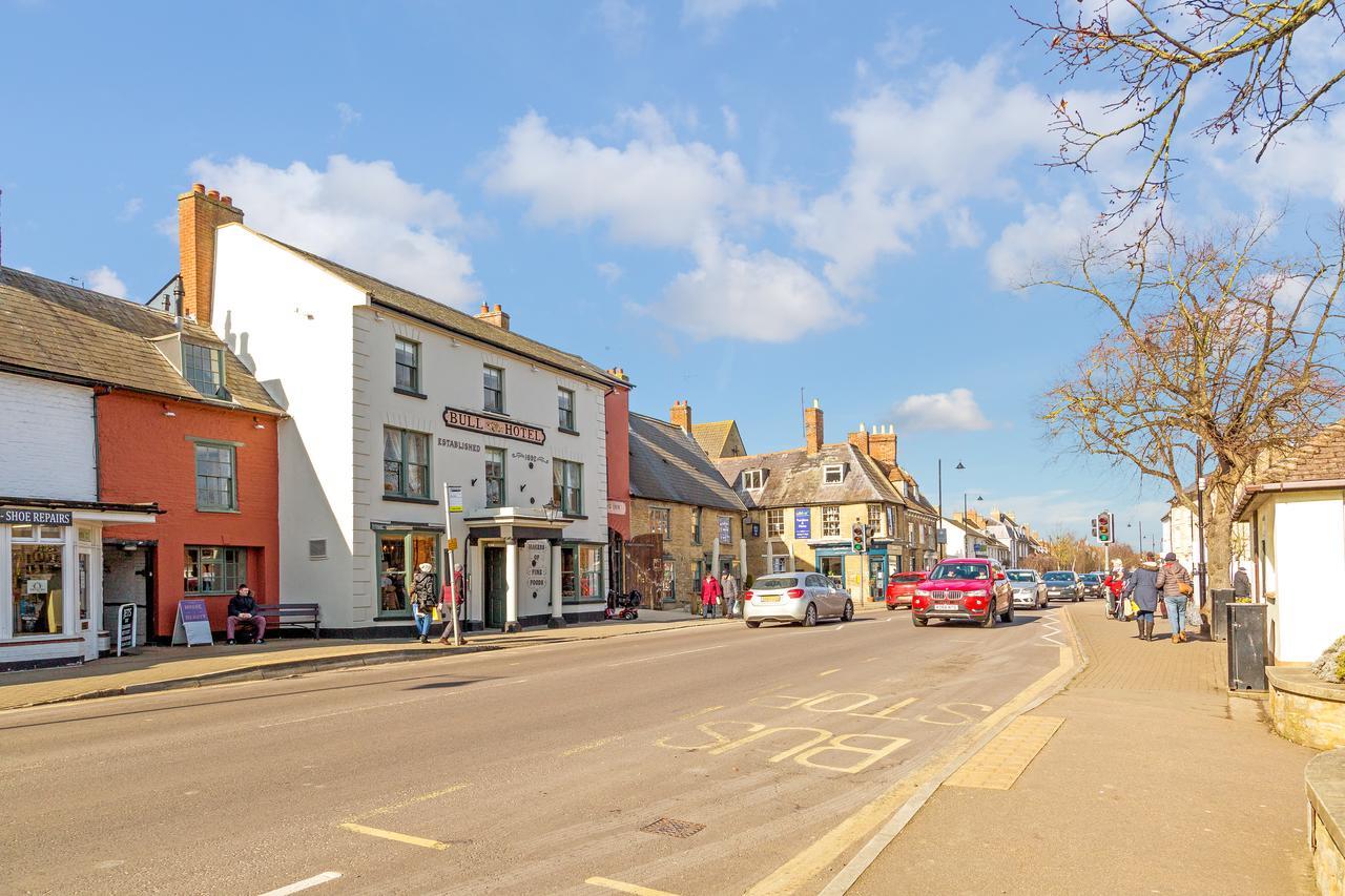 The Bull Hotel Olney 外观 照片