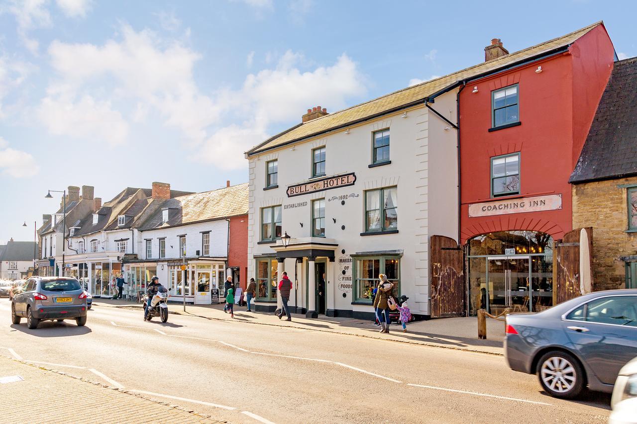The Bull Hotel Olney 外观 照片